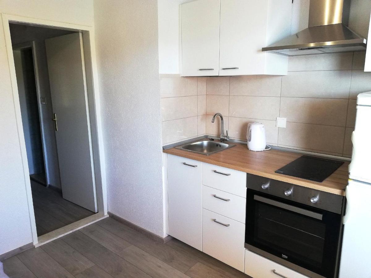 Apartments Amfora Gdinj Exterior foto