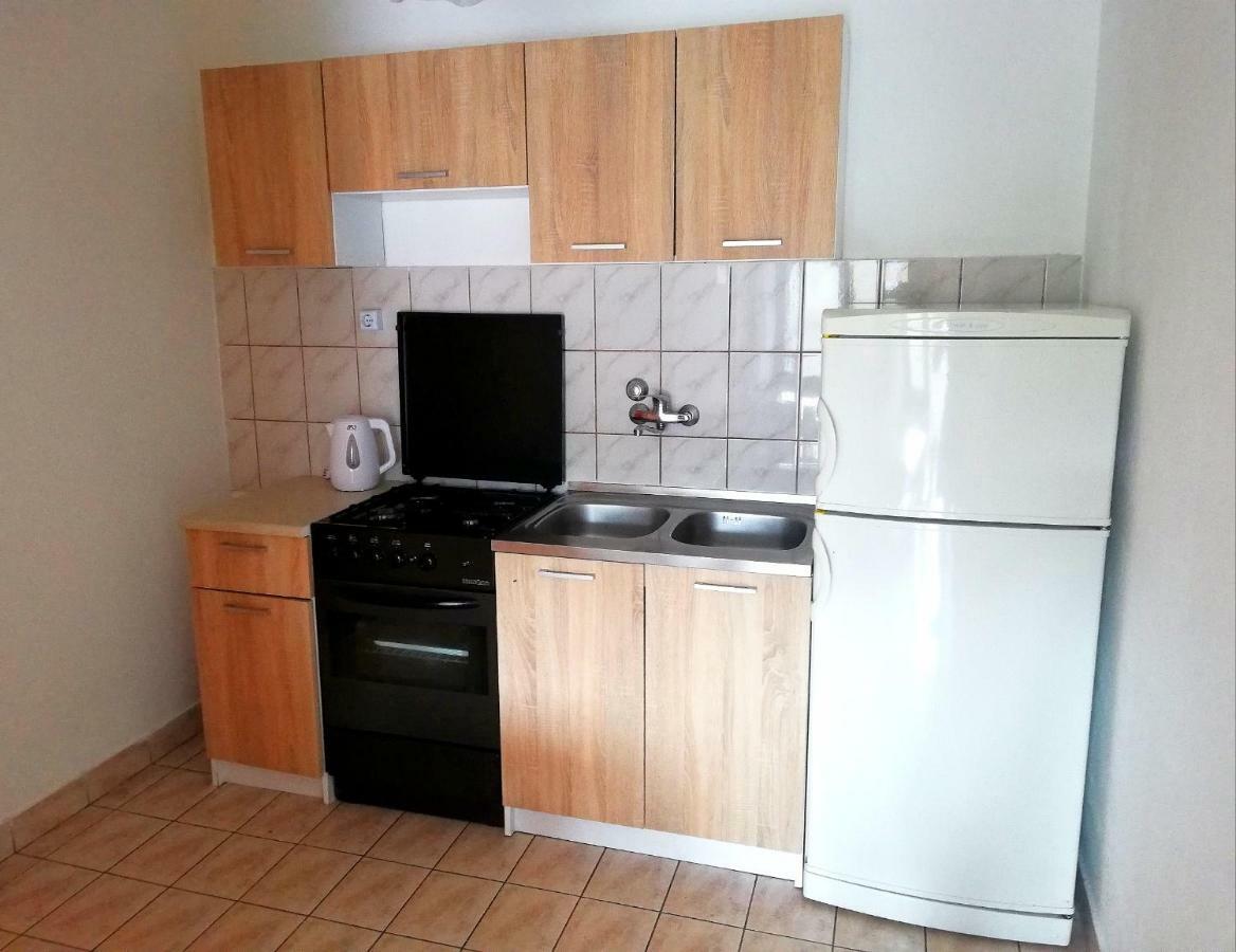 Apartments Amfora Gdinj Exterior foto
